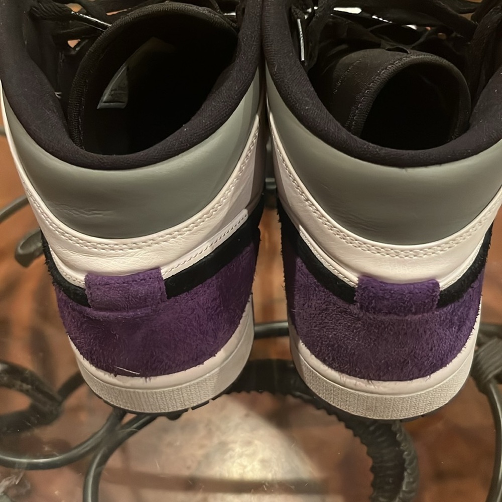 Air Jordan 1 Mid - Picture 3 of 3